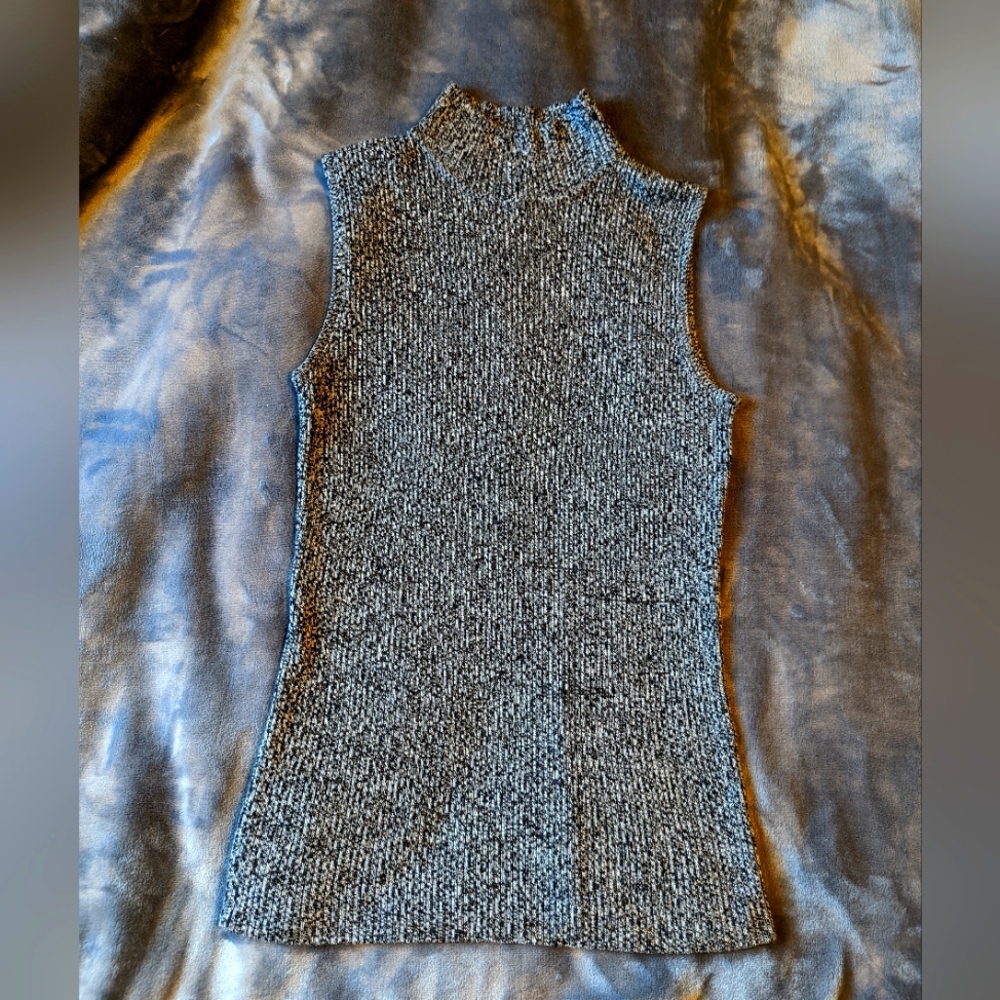 Sleeveless turtleneck Sweater